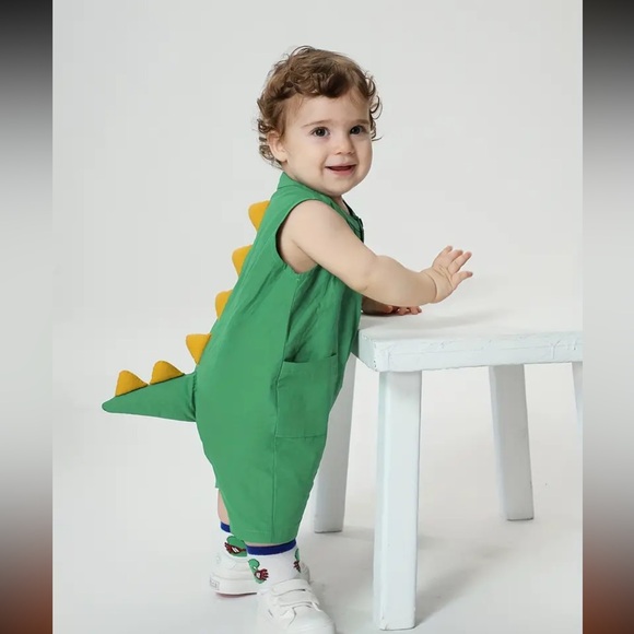 Kids/toddler dinosaur body suit - Picture 1 of 6